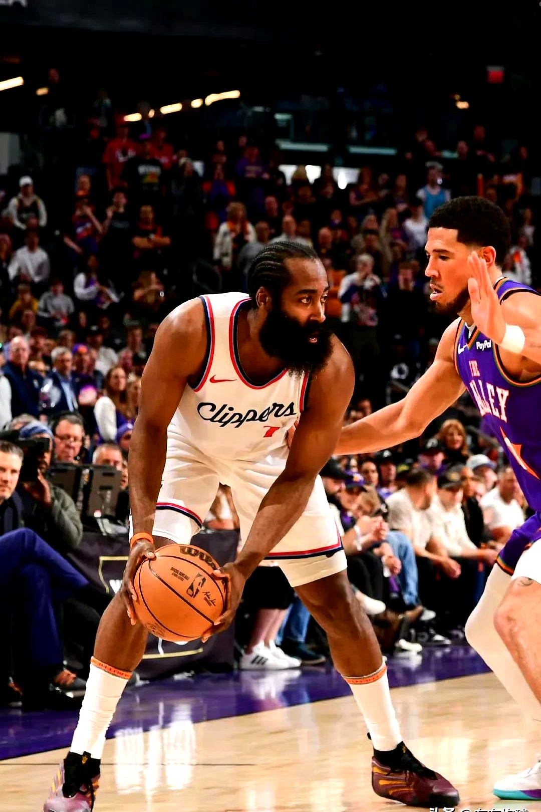  哈登官方宣布出色防守新规，MAD引发争议！观众掌声雷动