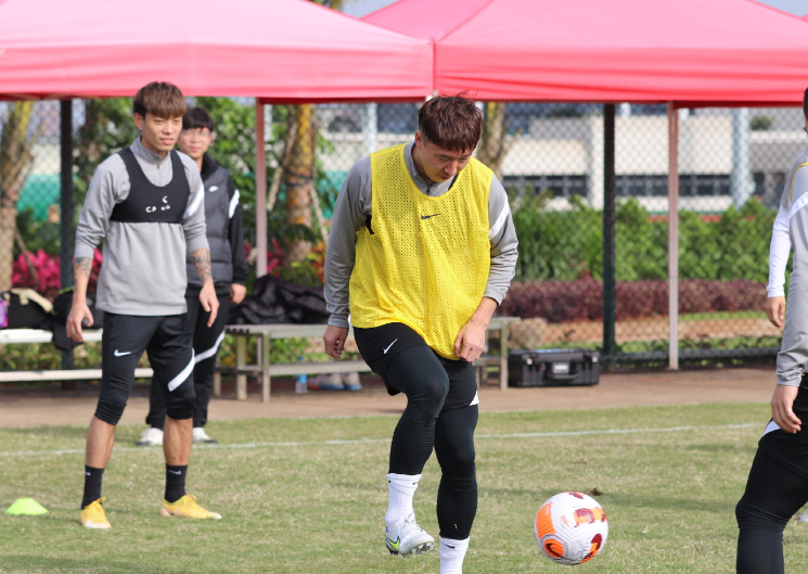 马赛发布备战花絮;窗口期再遭质疑;中超任务艰巨;训练强度明显提升(特朗普横扫7个摇摆州) 马赛发布备战花絮;窗口期再遭质疑;中超任务艰巨;训练强度明显提升(特朗普横扫7个摇摆州)