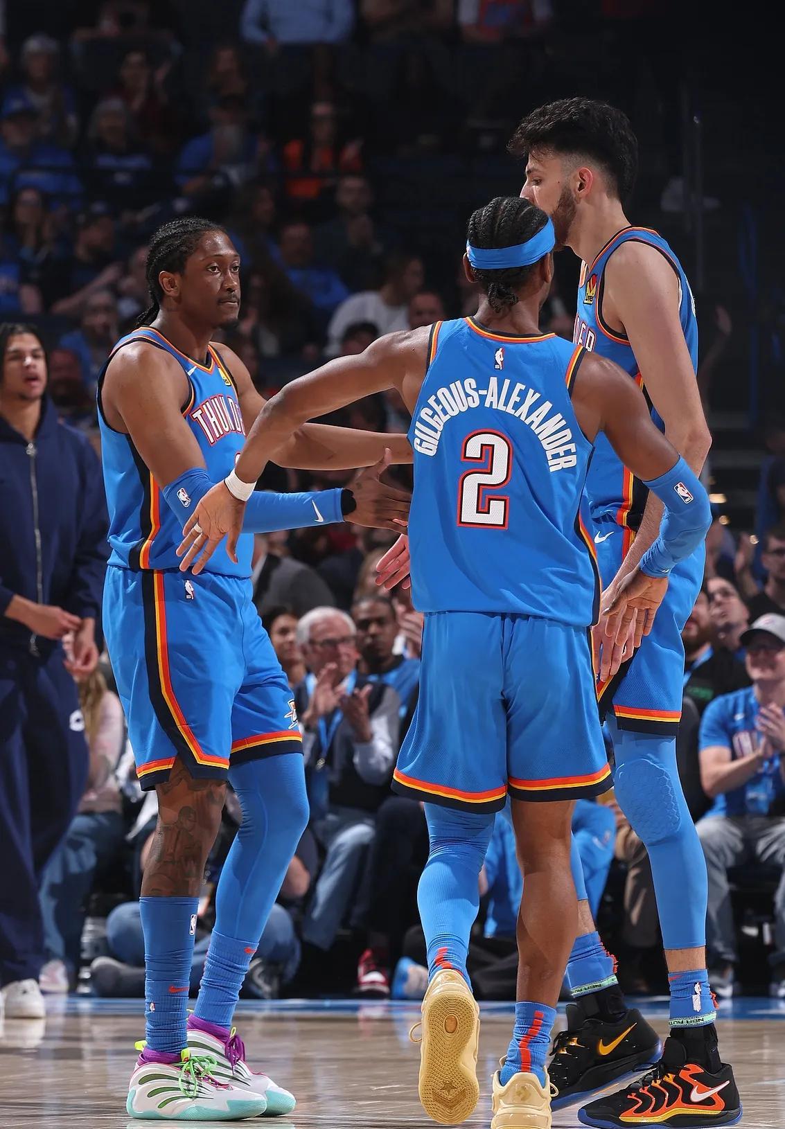 明尼苏达森林狼发布备战花絮,集结日豪取连胜,NBA常规赛任务艰巨,纪律约束更严格的简单介绍 明尼苏达森林狼发布备战花絮,集结日豪取连胜,NBA常规赛任务艰巨,纪律约束更严格的简单介绍