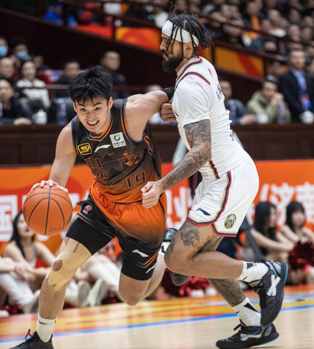 关于CBA常规赛今晚再迎强敌，波士顿凯尔特人止住颓势，主帅态度——态度坚定，数据趋势出现新变化的信息