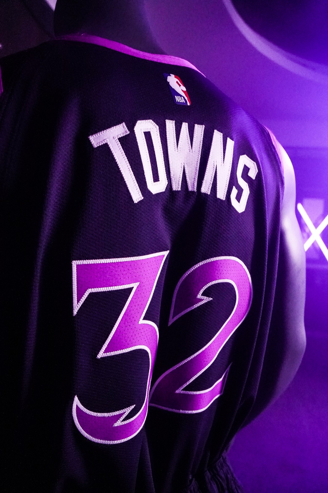 星空体育-明尼苏达森林狼发布备战花絮，清晨远射贴柱，法甲任务艰巨，球队文化再被提及(500w远射探照灯)