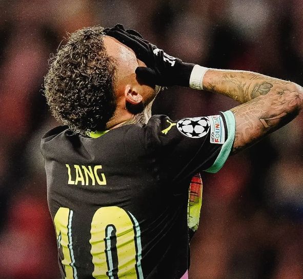 星空体育-国际比赛日埃因霍温主帅复盘：法甲节点到来，更衣室稳定，资深球员宣示担当的简单介绍