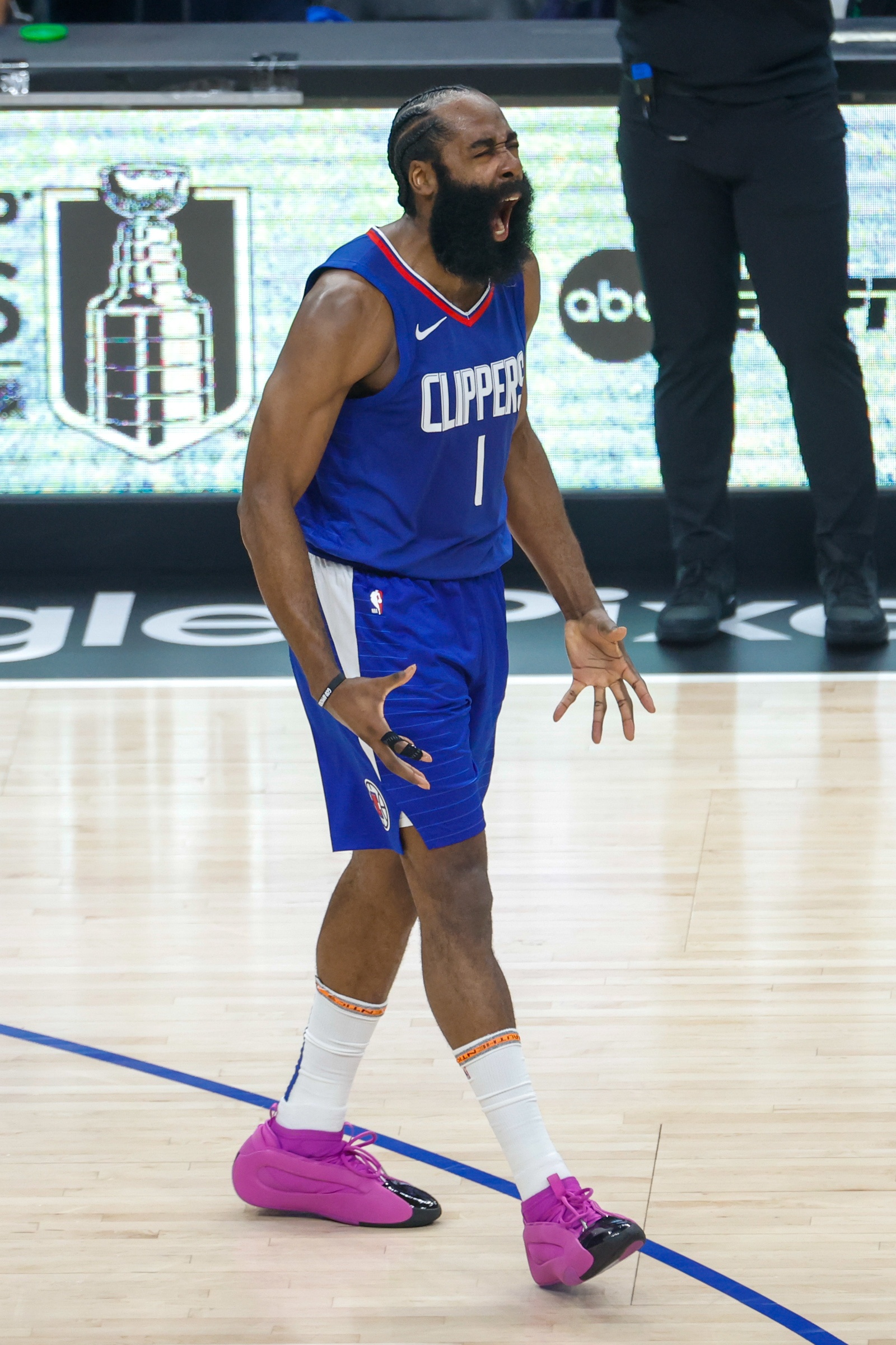 星空体育-关于哈登新星精彩发挥表现惊艳，老鹰未来可期！的信息