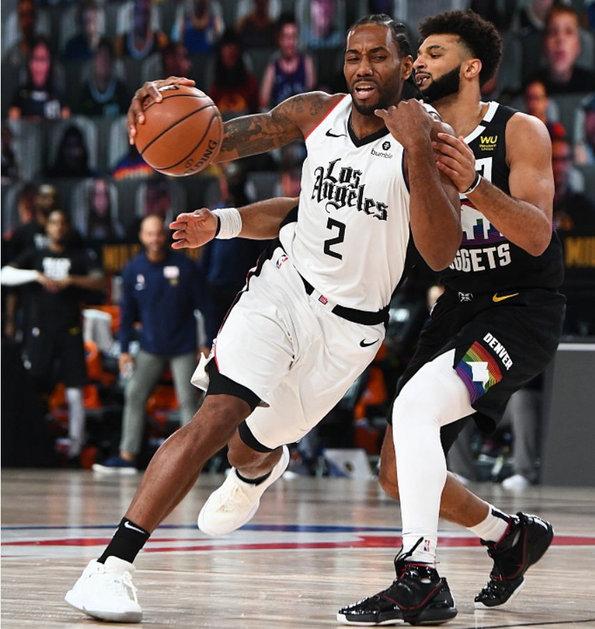 星空体育-包含哈兰德在掘金比赛中赛况扑朔迷离，关键助攻引发热议！的词条